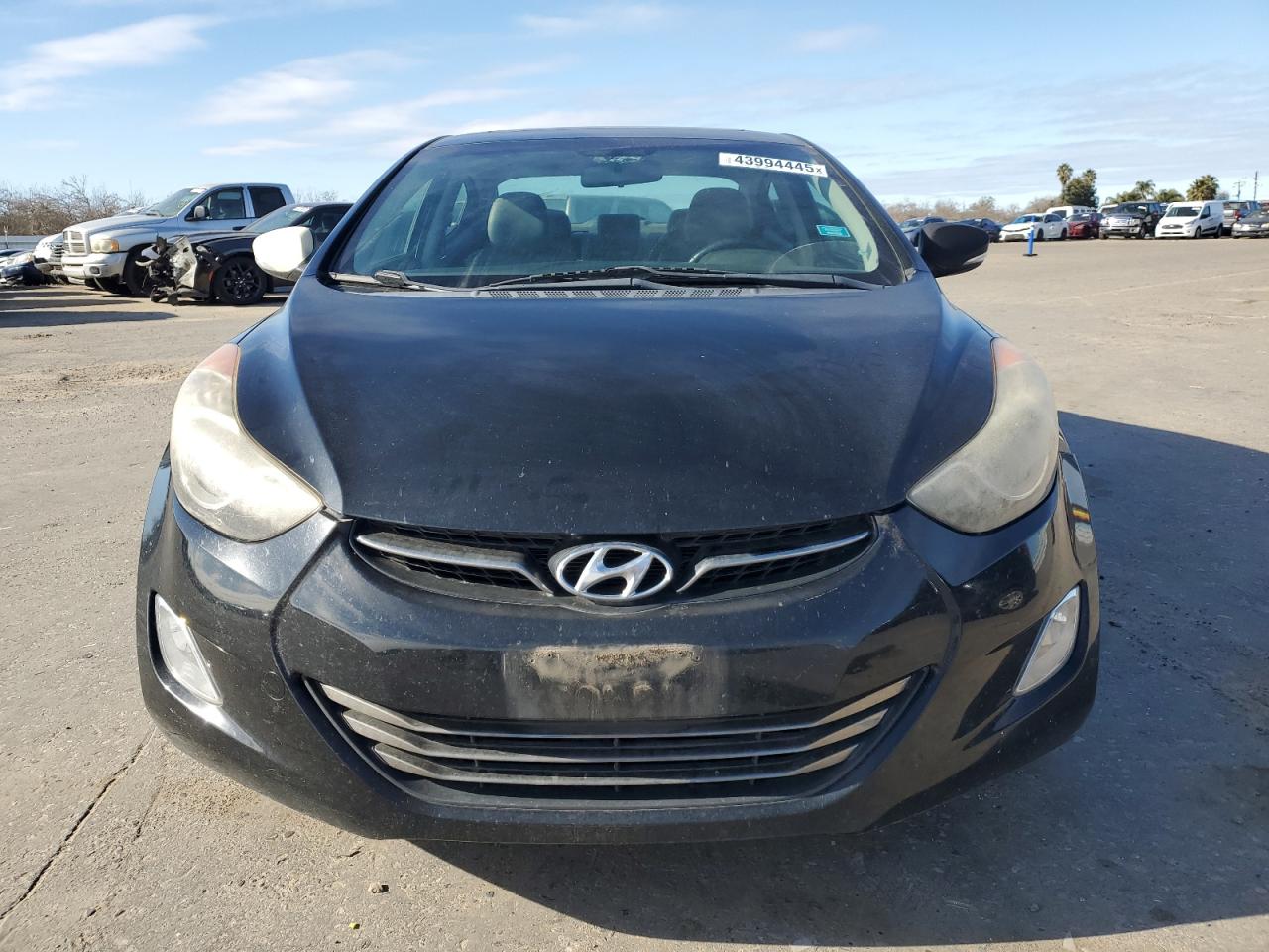 2011 Hyundai Elantra - Image 5