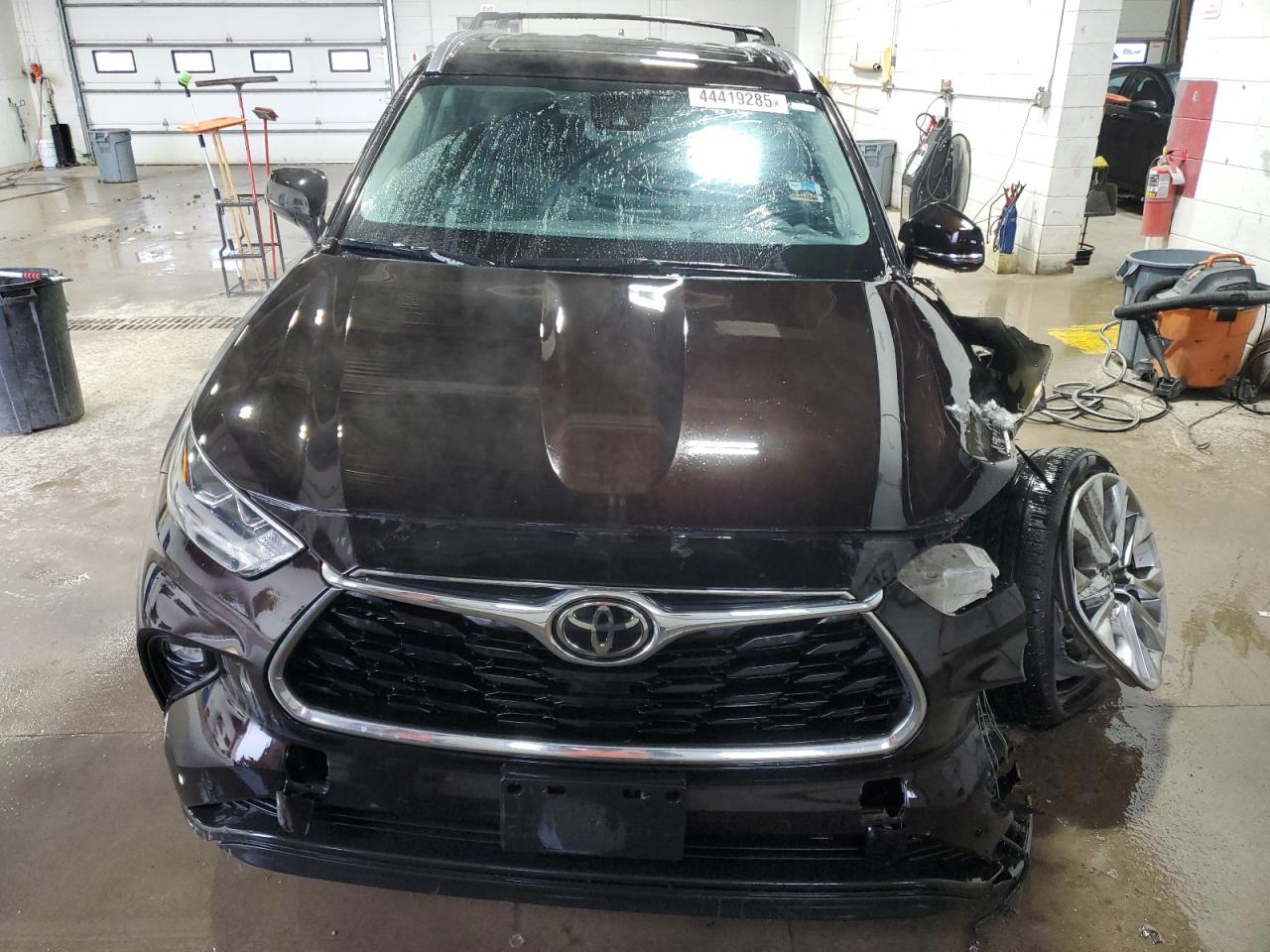 2021 Toyota Highlander - Image 5