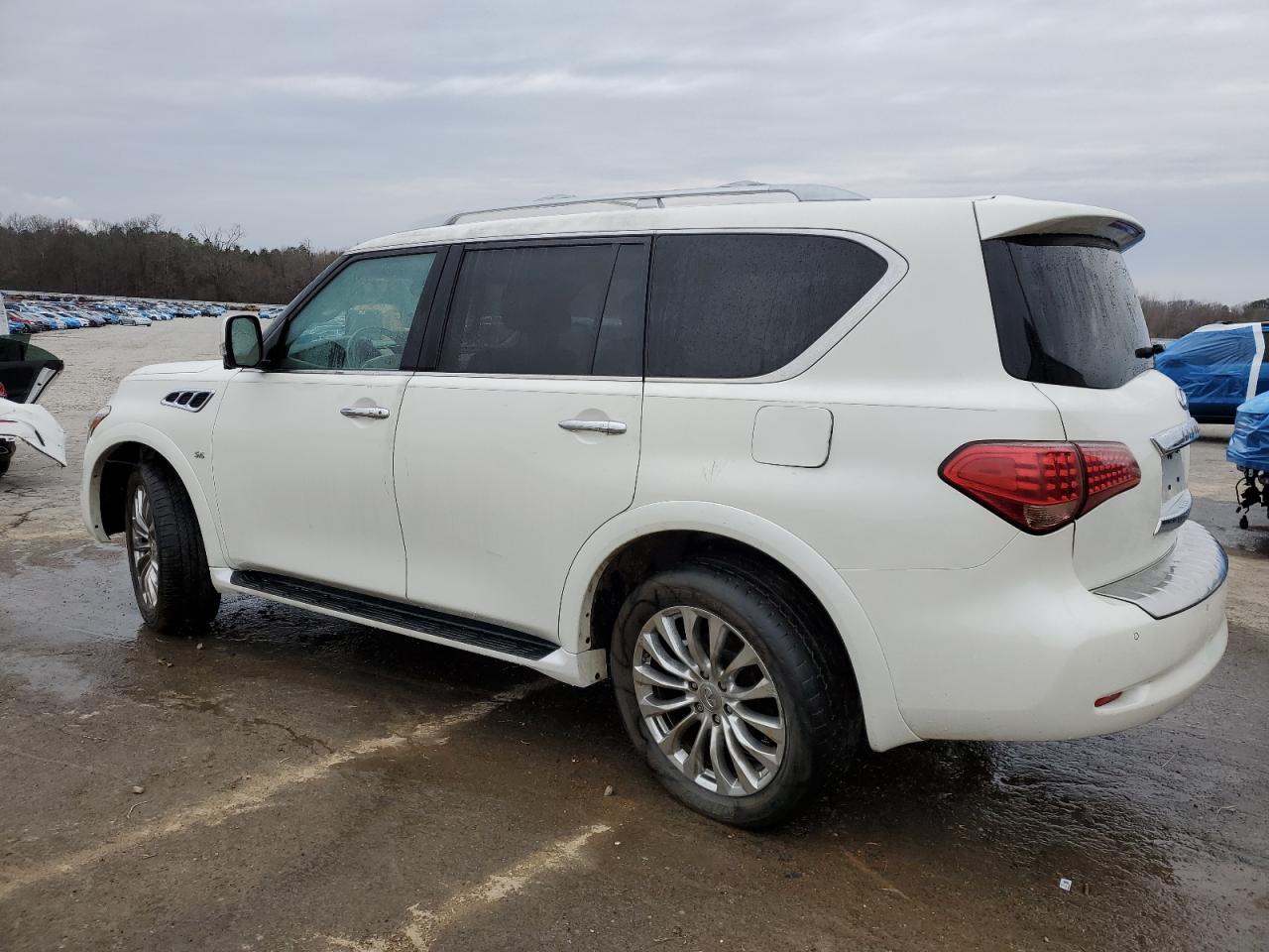 2016 Infiniti QX80 - Image 2