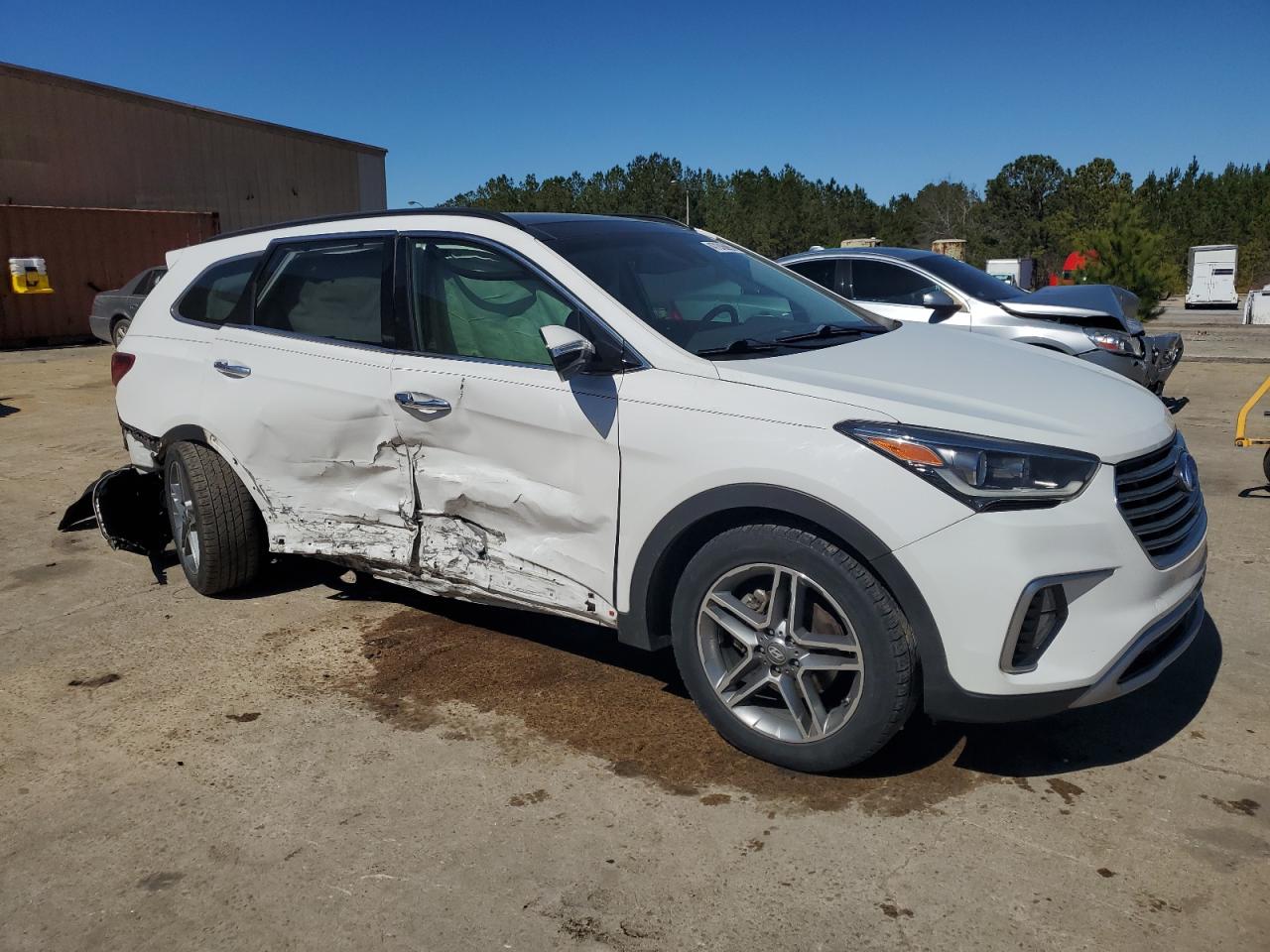 2017 Hyundai Santa Fe - Image 4