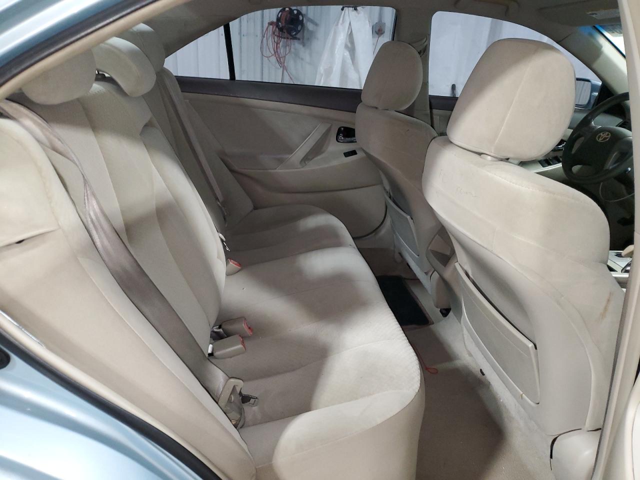 2009 Toyota Camry - Image 10