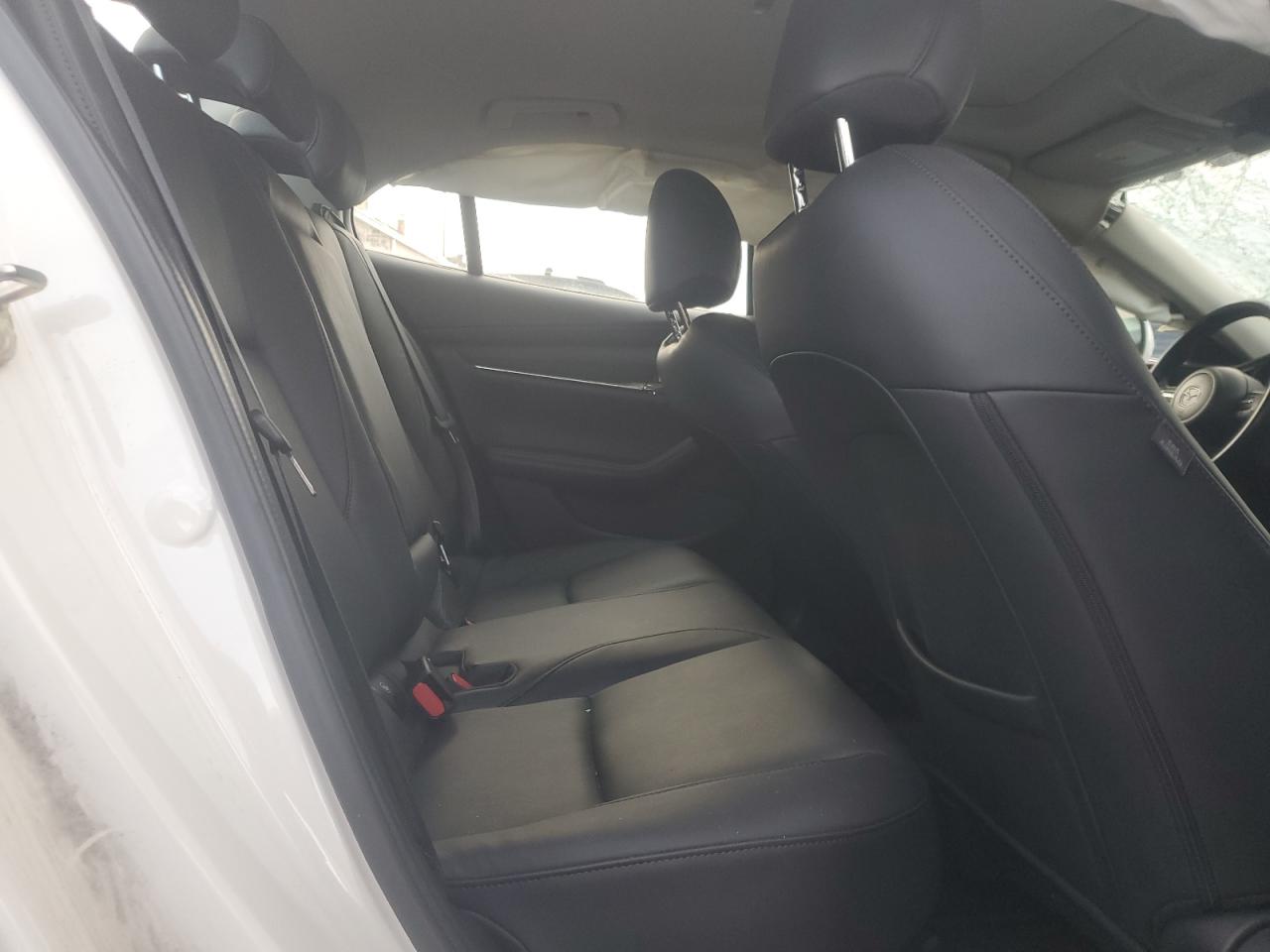 2022 Mazda 3 - Image 10