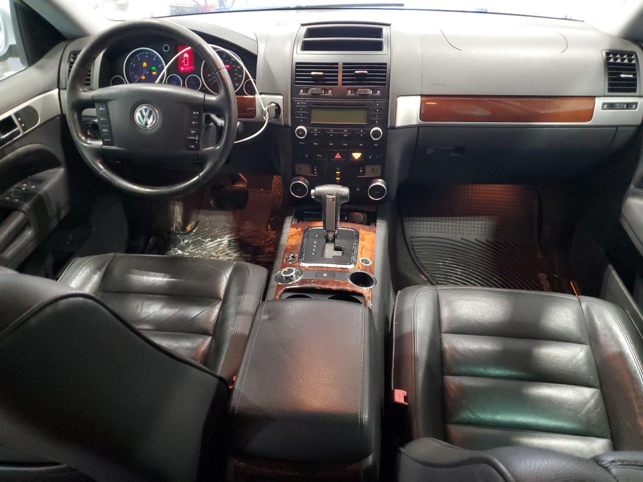 2007 Volkswagen Touareg - Image 8