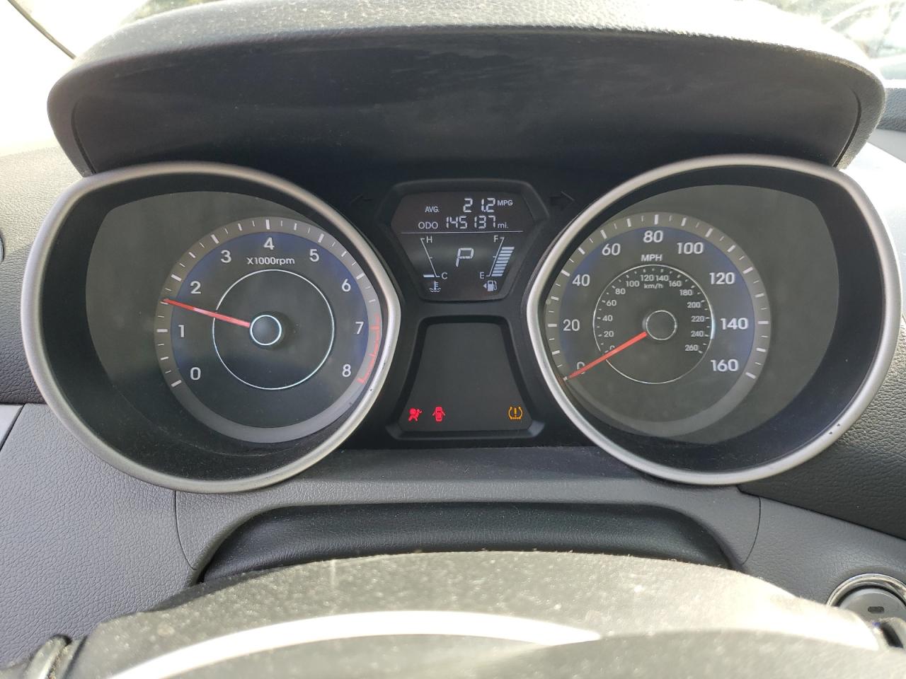 2013 Hyundai Elantra - Image 9