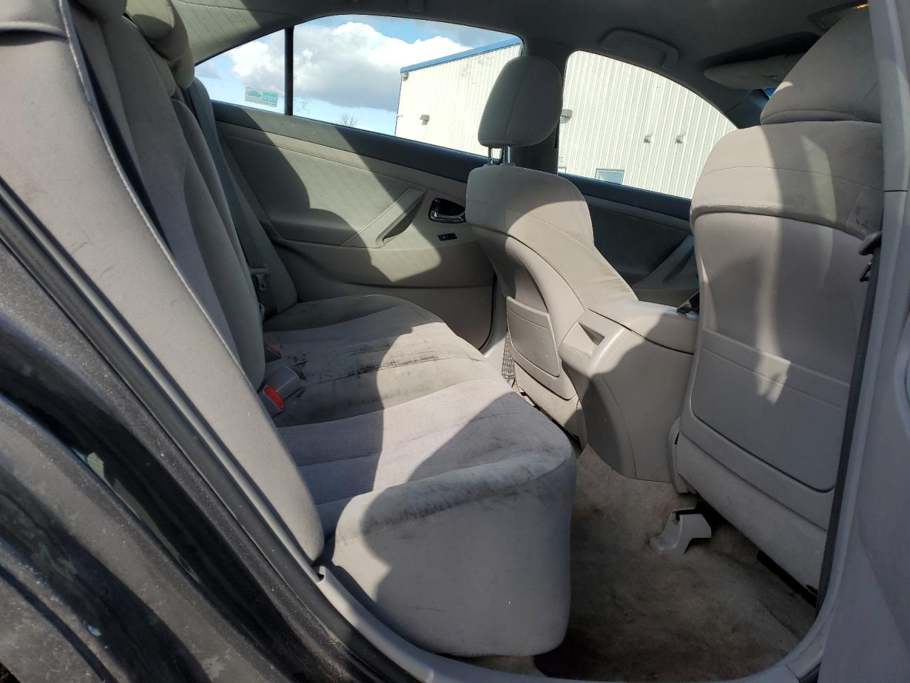 2010 Toyota Camry - Image 11