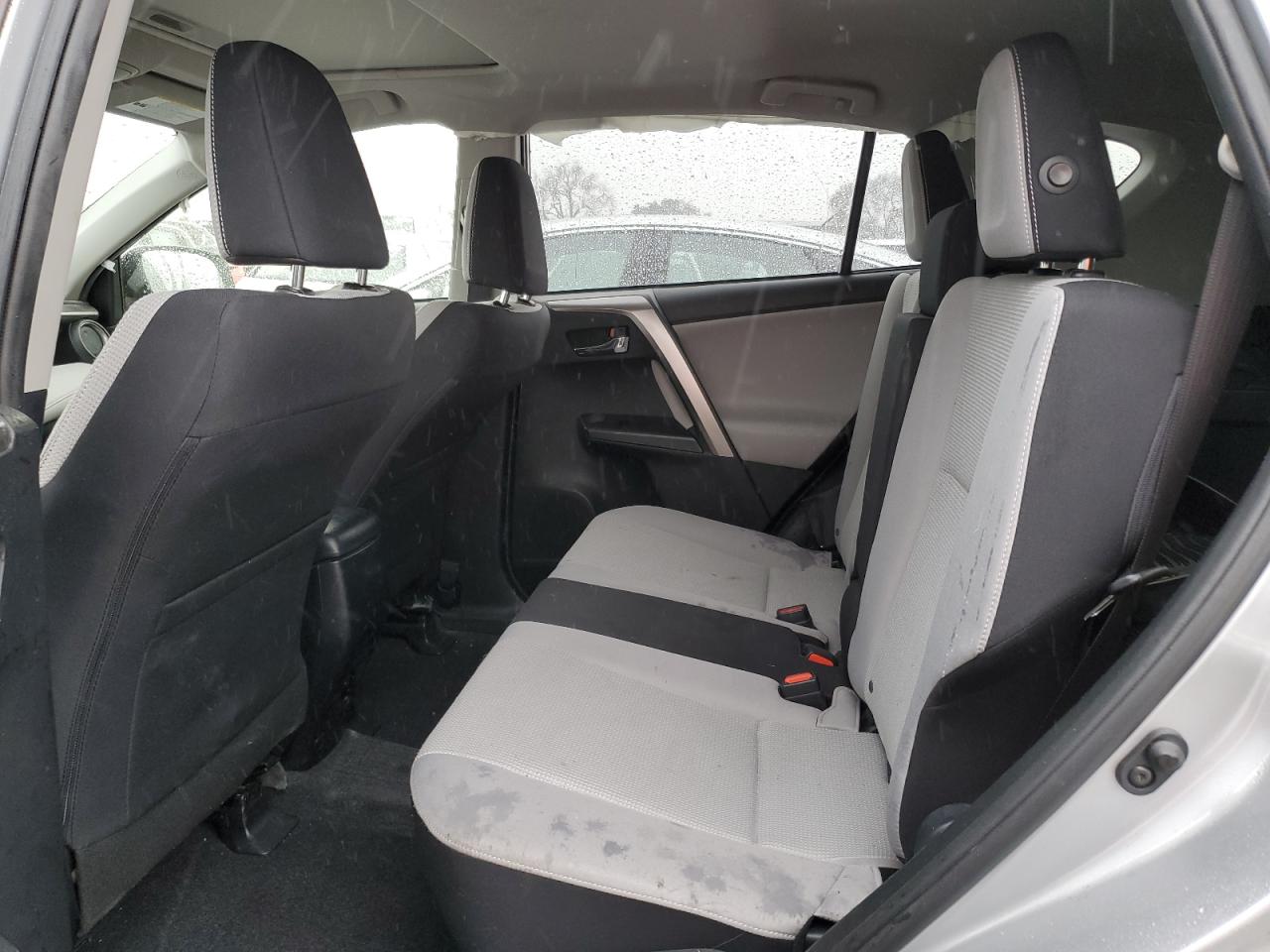 2018 Toyota RAV 4 - Image 11