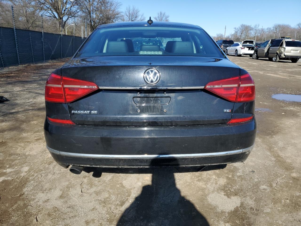 2016 Volkswagen Passat - Image 6