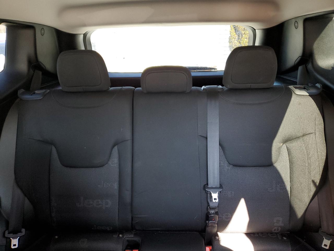 2017 Jeep Renegade - Image 10