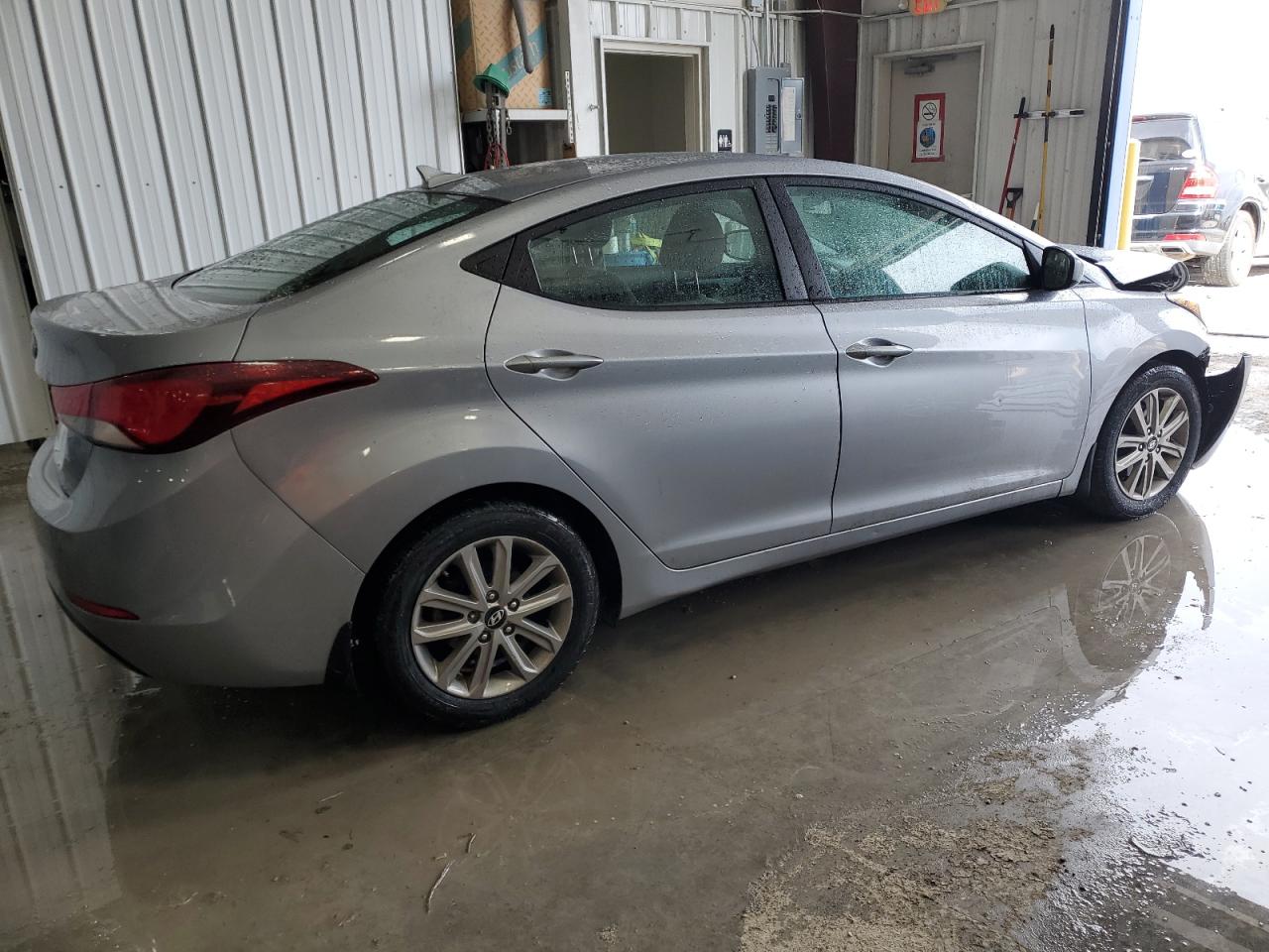 2015 Hyundai Elantra - Image 3