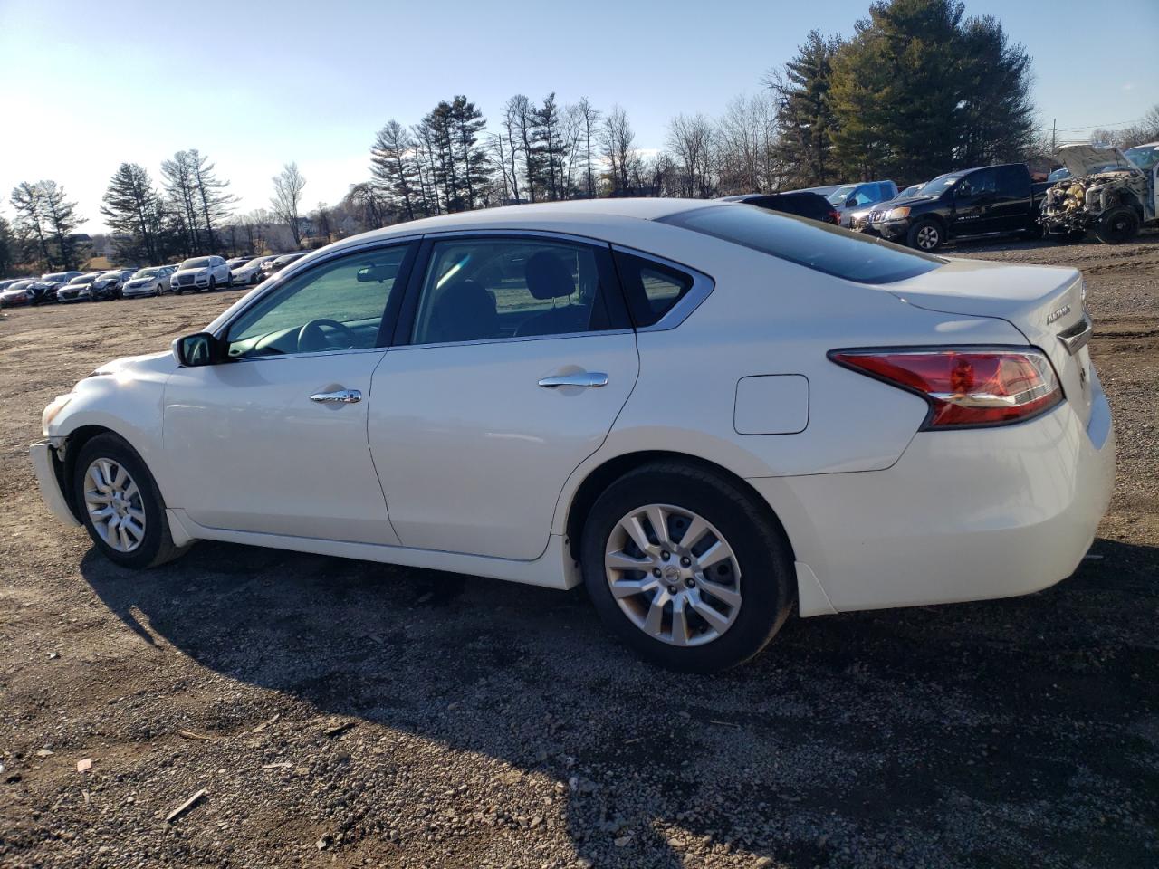 2014 Nissan Altima - Image 2
