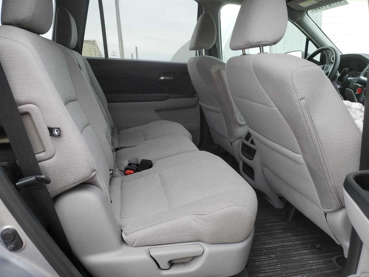 2017 Honda Pilot - Image 11