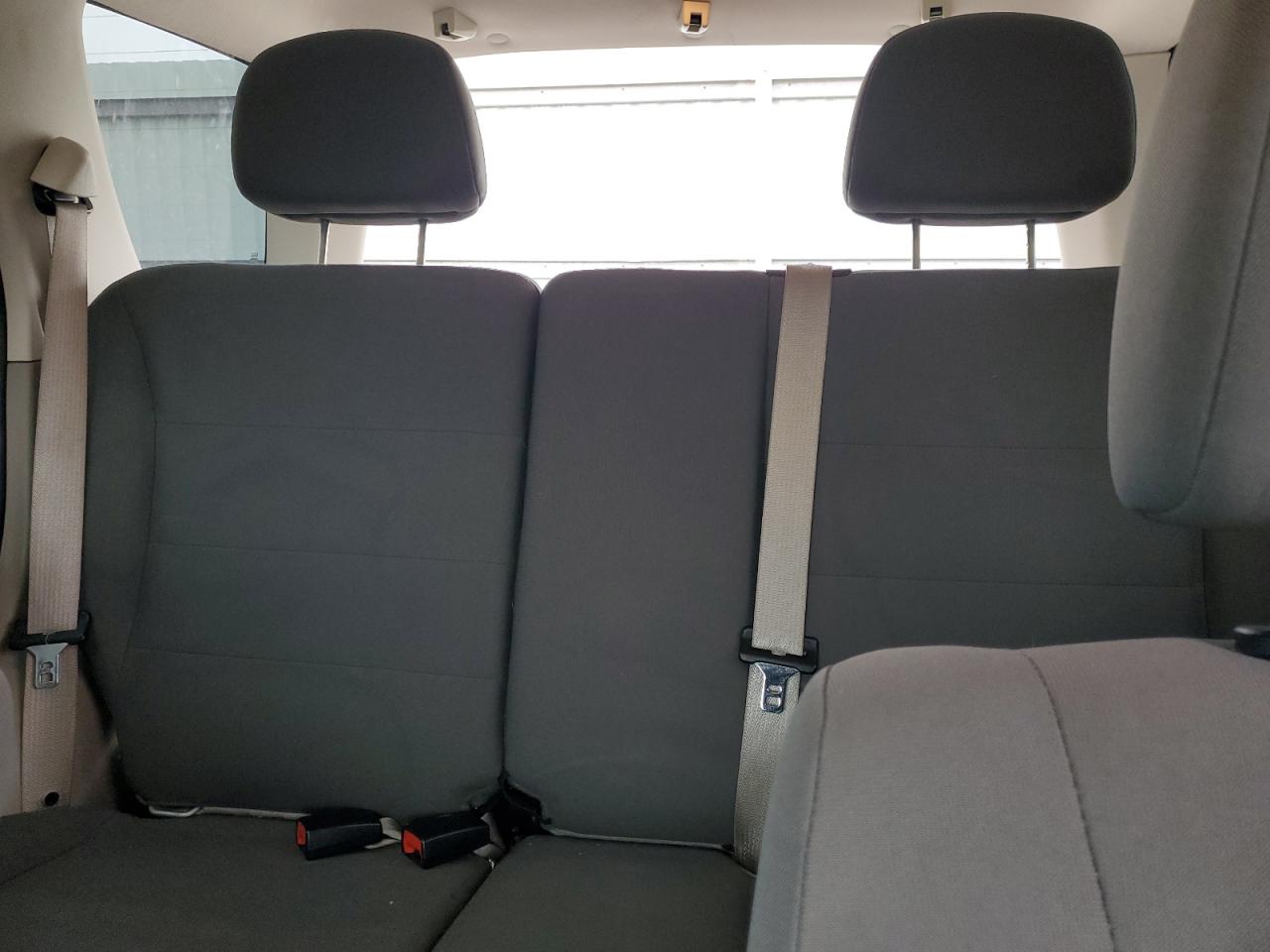 2010 Ford Escape - Image 10
