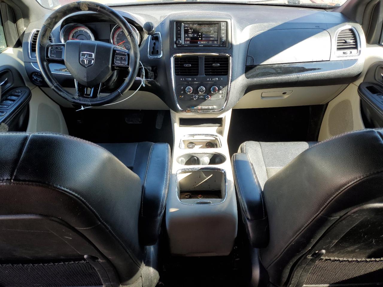 2017 Dodge Caravan - Image 8