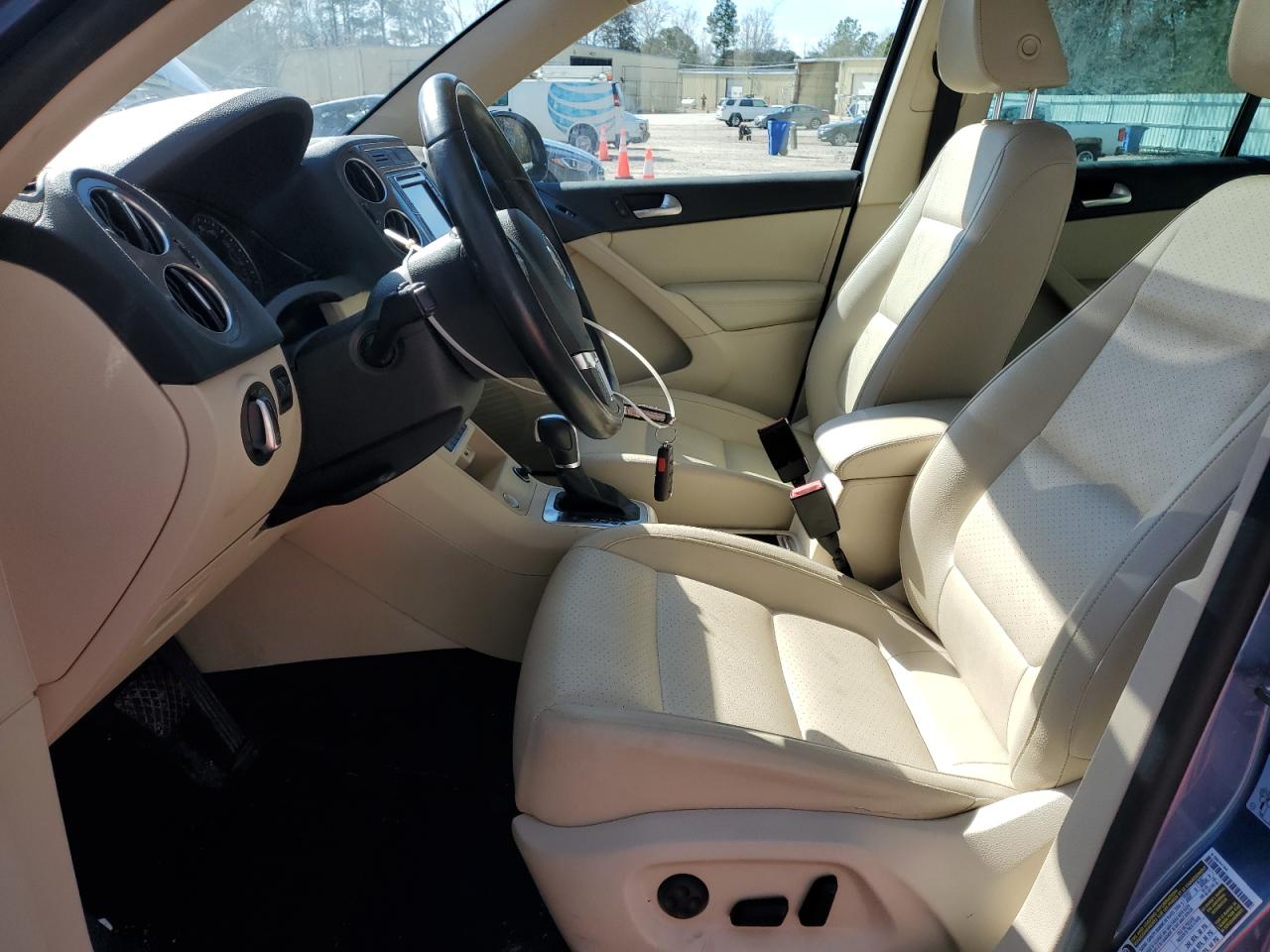 2017 Volkswagen Tiguan - Image 7