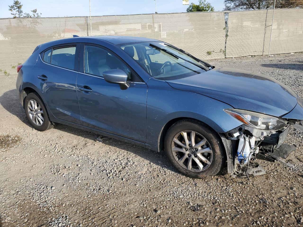 2016 Mazda 3 - Image 4