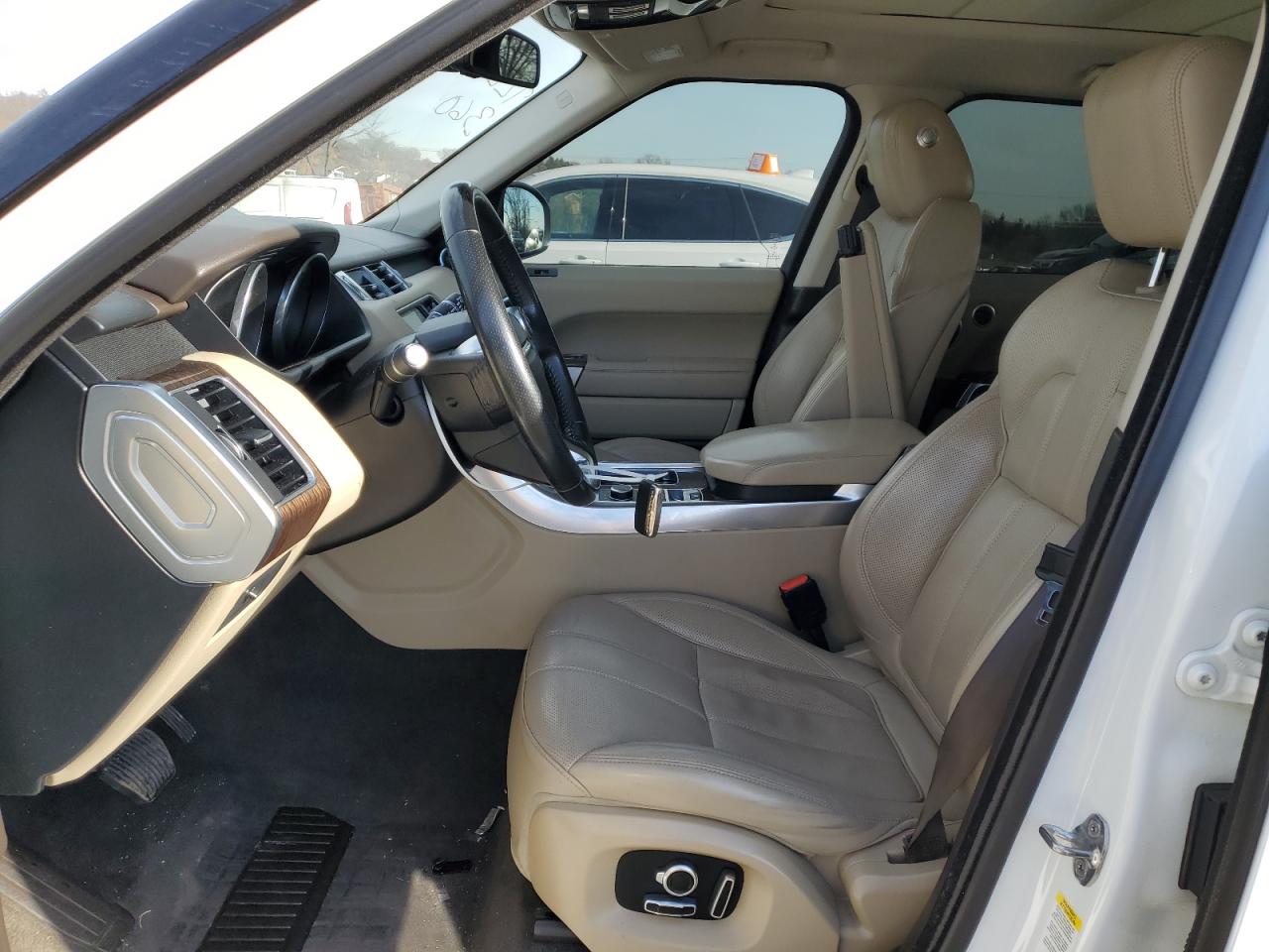 2016 Land Rover Range Rover - Image 7