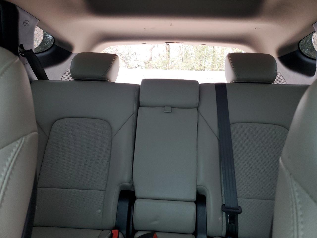 2018 Hyundai Santa Fe - Image 10