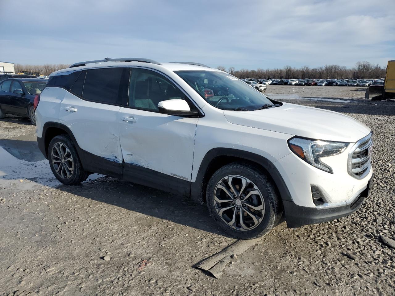 2019 GMC Terrain - Image 4