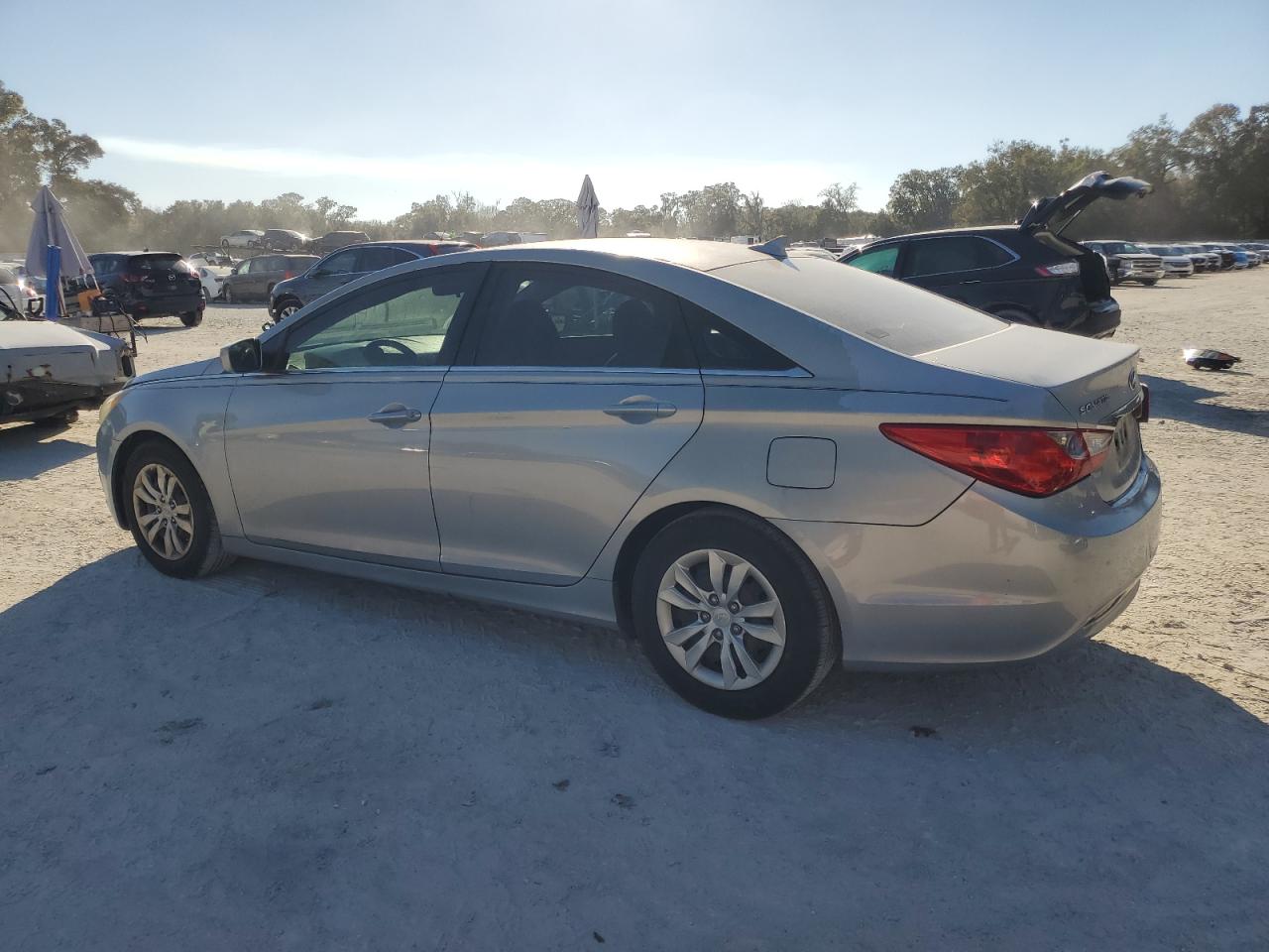 2011 Hyundai Sonata - Image 2