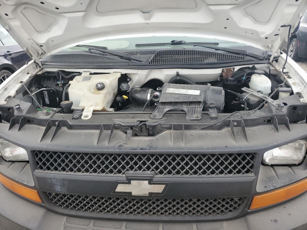 2006 Chevrolet Express - Image 13