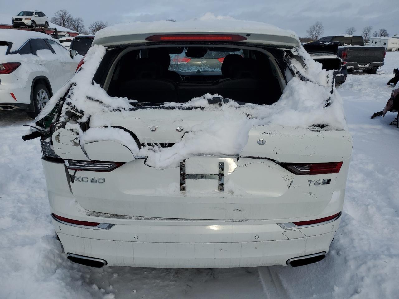 2020 Volvo XC60 - Image 6