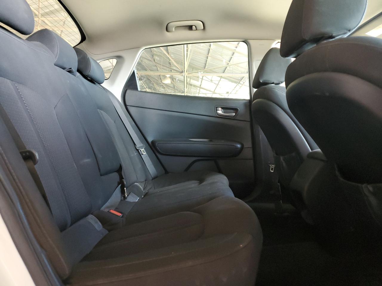 2016 Kia Optima - Image 10