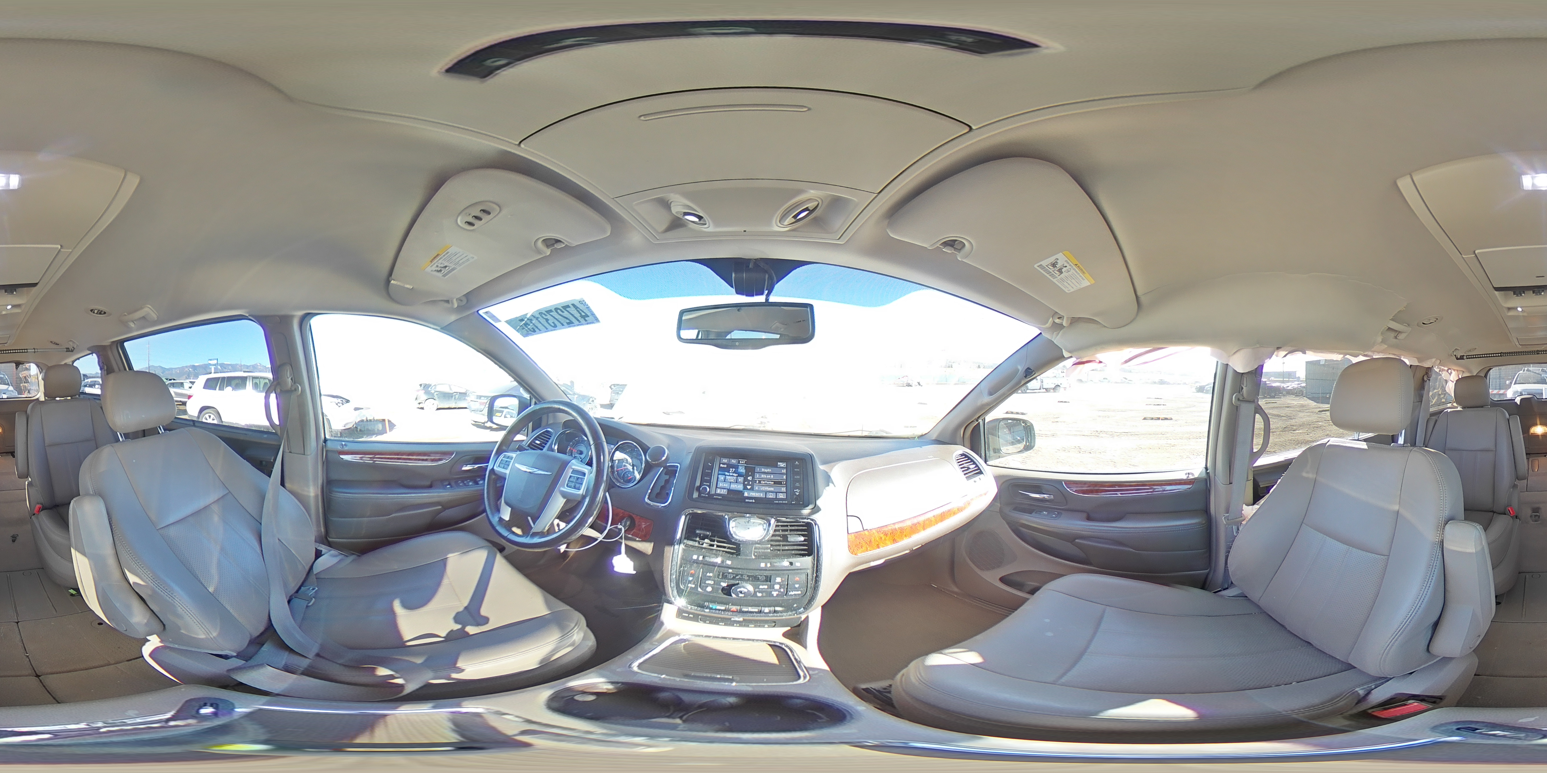 2015 Chrysler Town & Country - Image 13