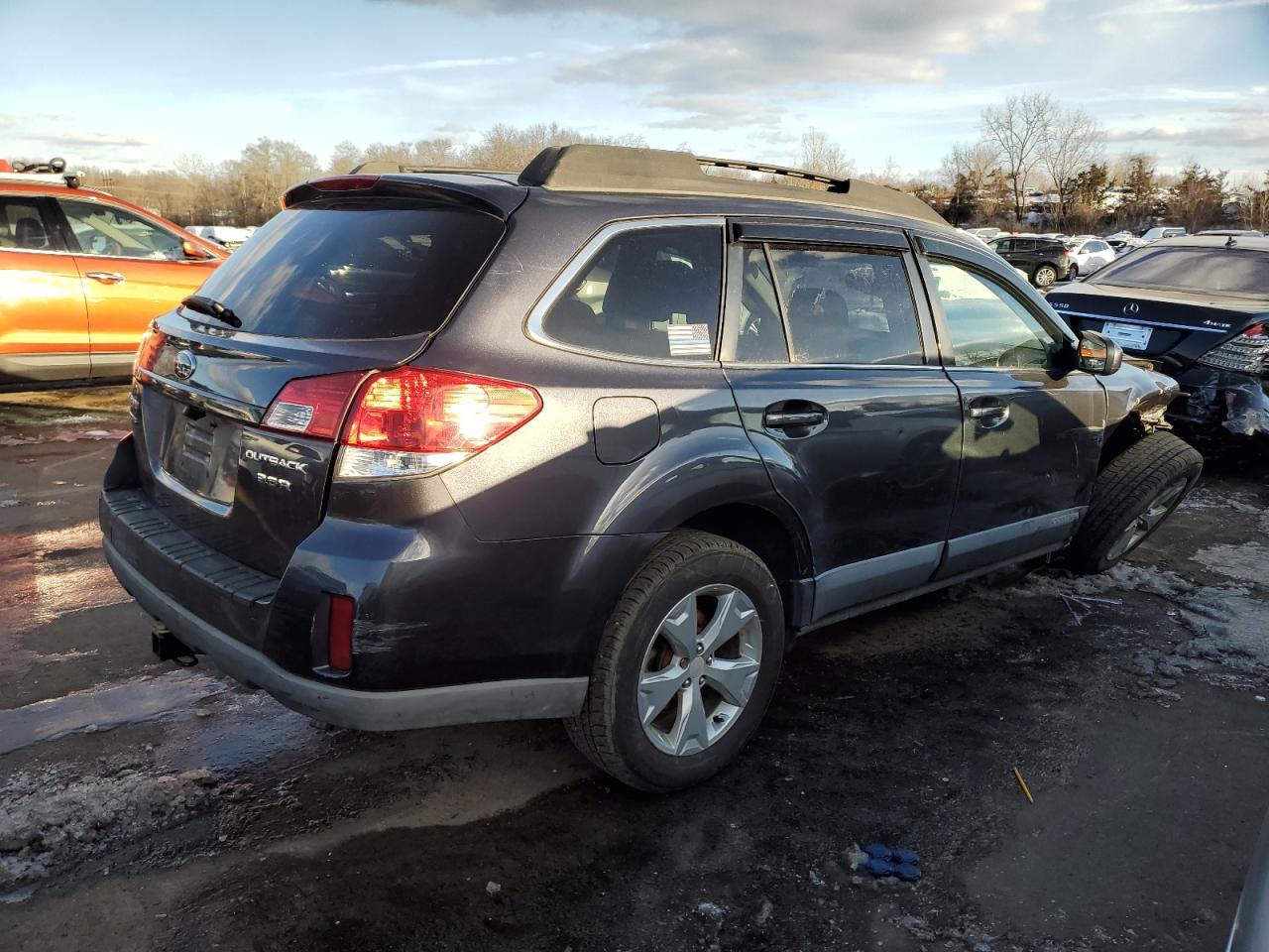 2010 Subaru Outback - Image 3