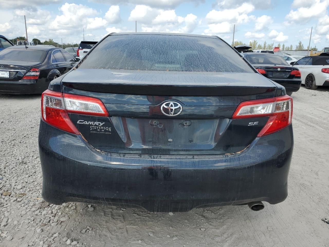 2014 Toyota Camry - Image 6