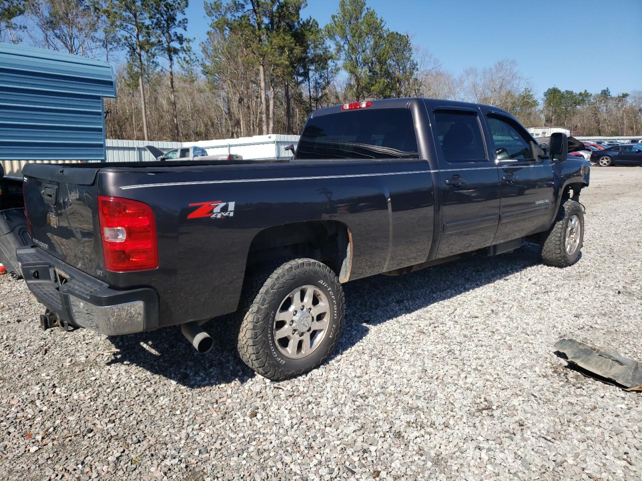 2011 Chevrolet Silverado - Image 3