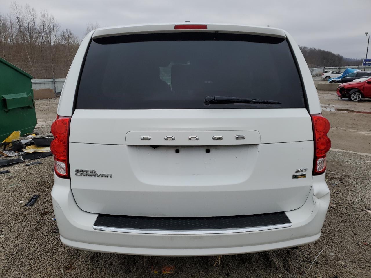 2017 Dodge Caravan - Image 6