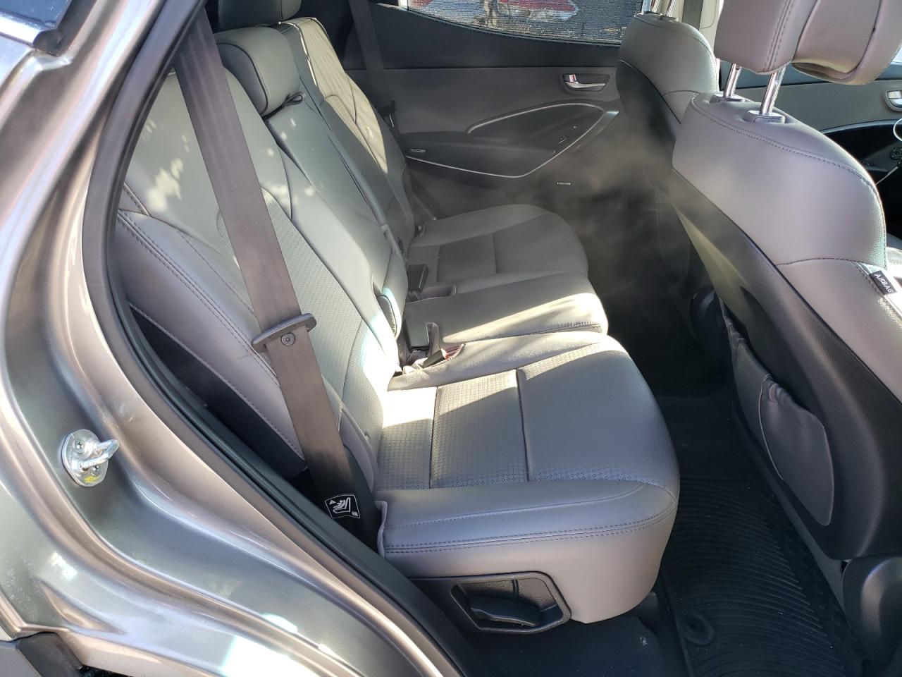 2014 Hyundai Santa Fe - Image 10