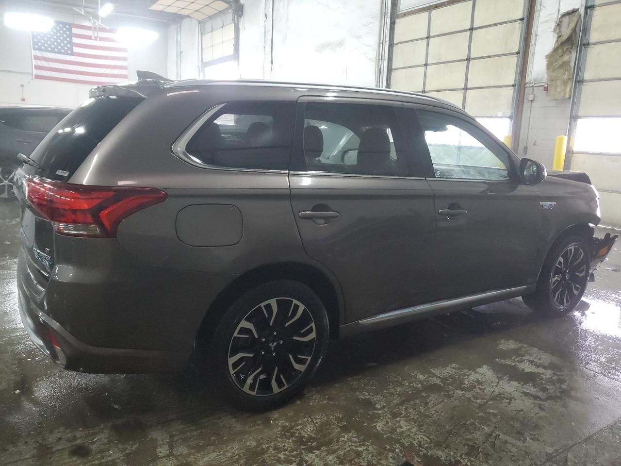 2018 Mitsubishi Outlander - Image 3
