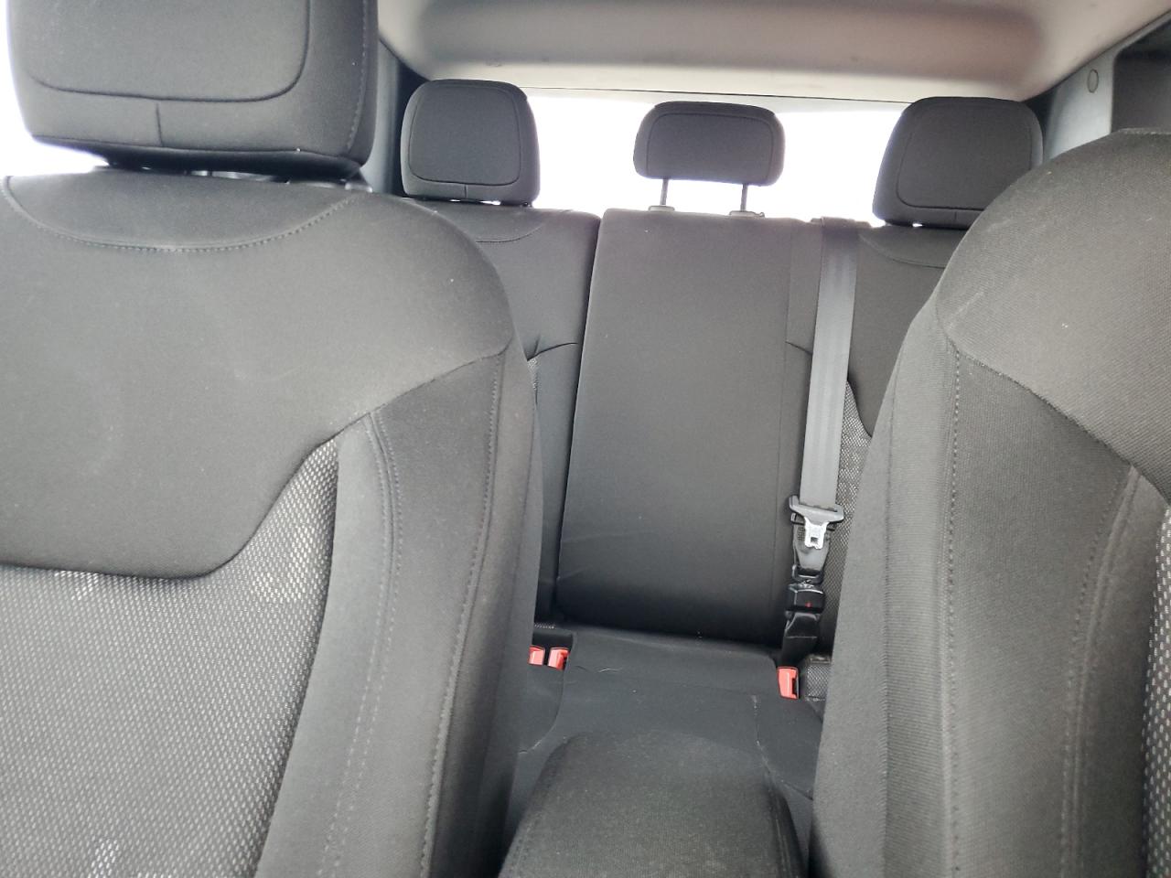 2016 Jeep Renegade - Image 10