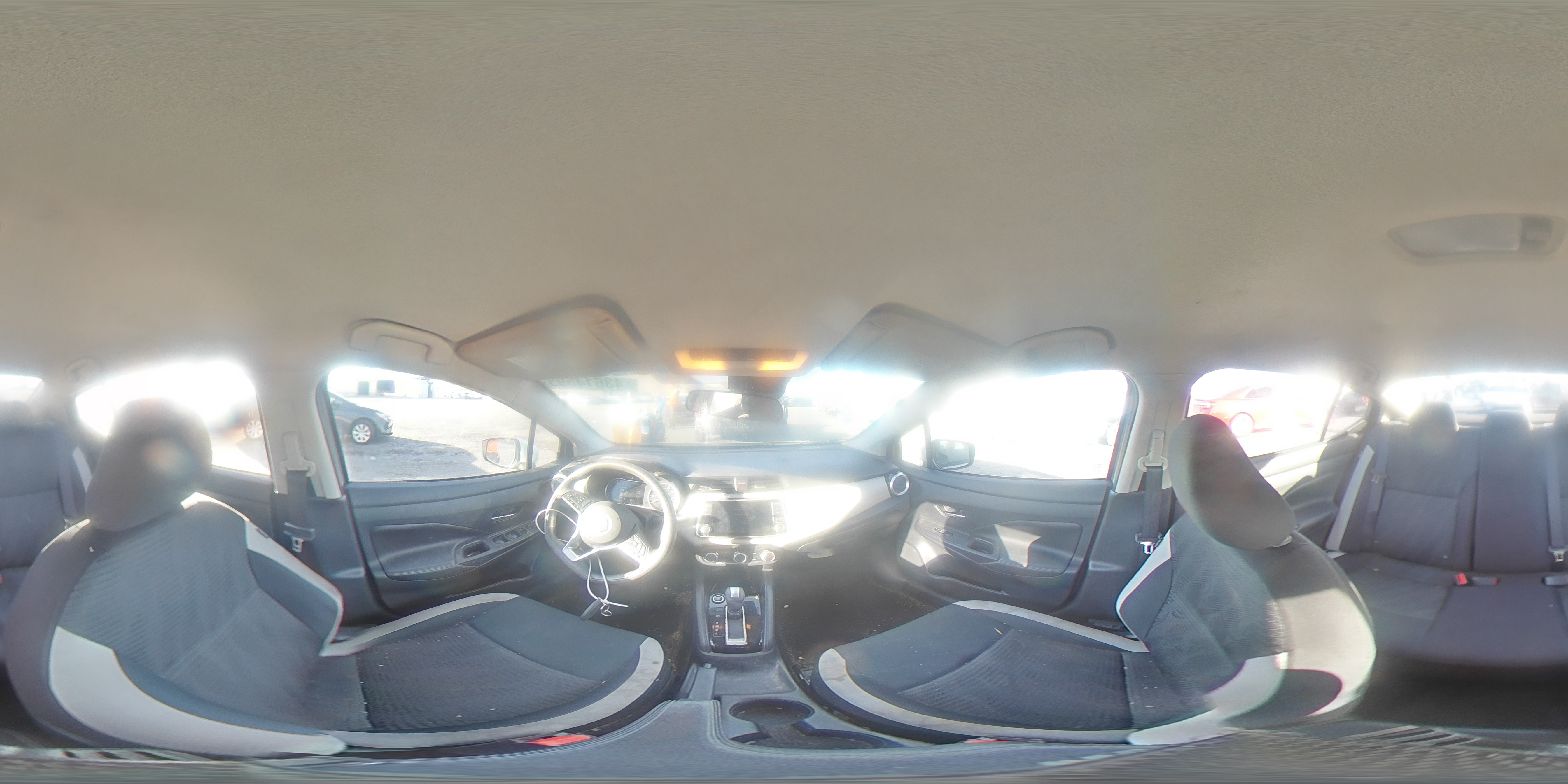 2020 Nissan Versa - Image 13