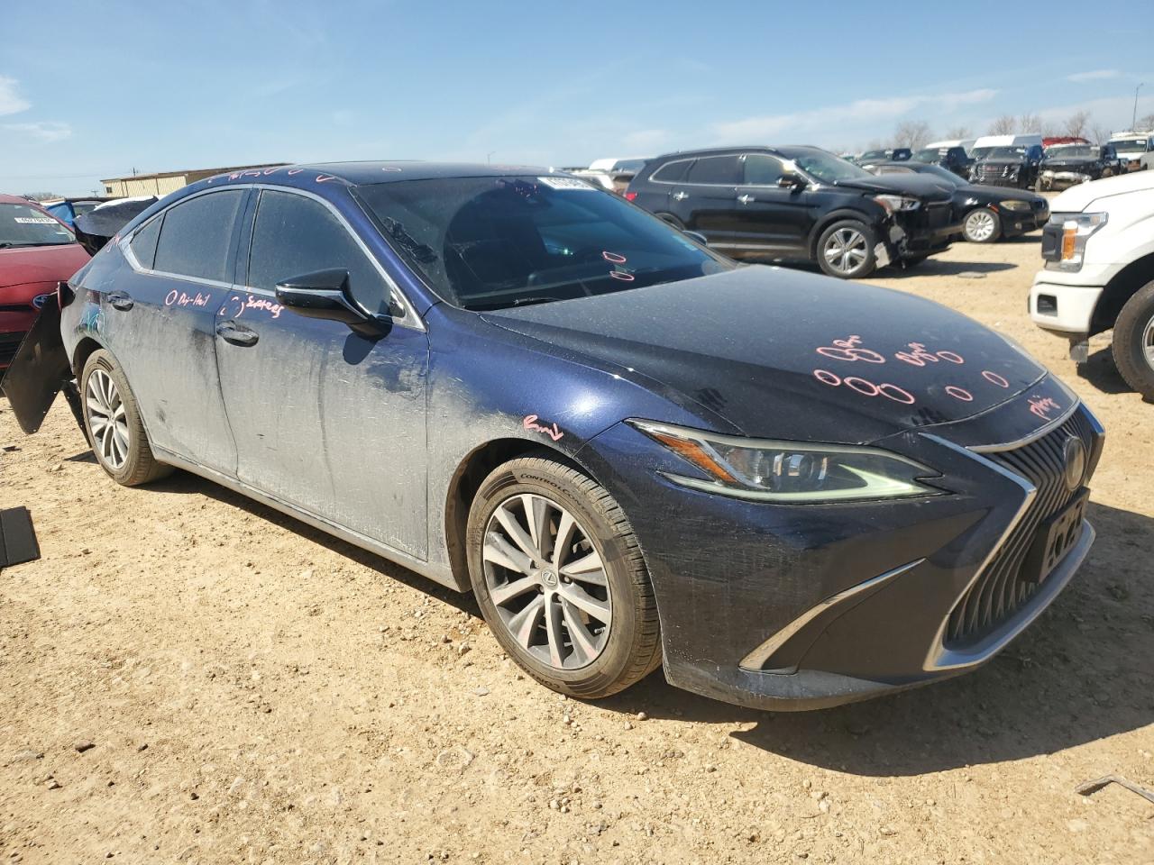 2019 Lexus ES - Image 4