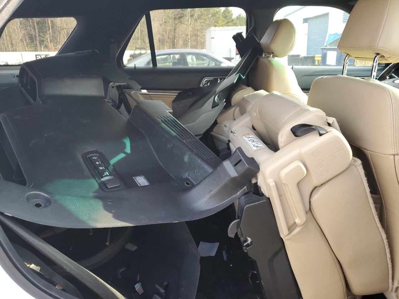 2016 Ford Explorer - Image 11