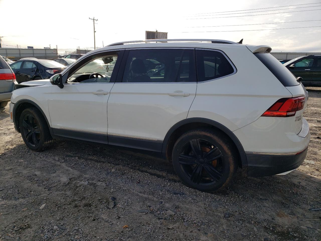 2019 Volkswagen Tiguan - Image 2