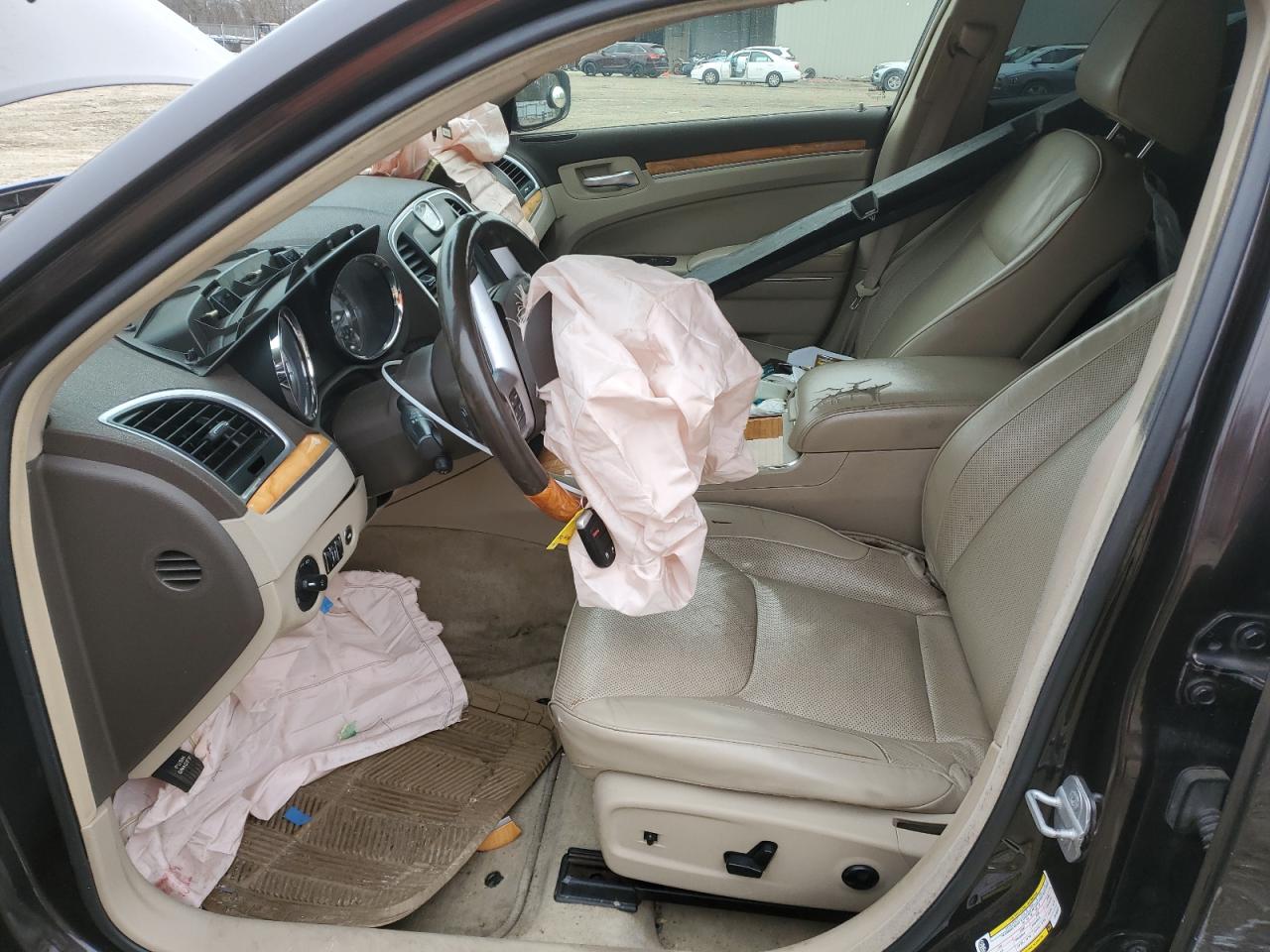 2012 Chrysler 300 - Image 7