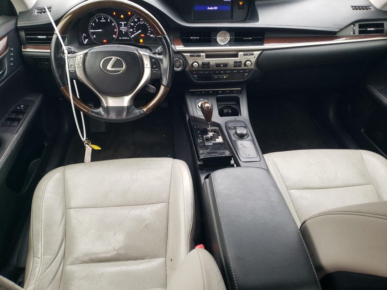 2013 Lexus ES - Image 8