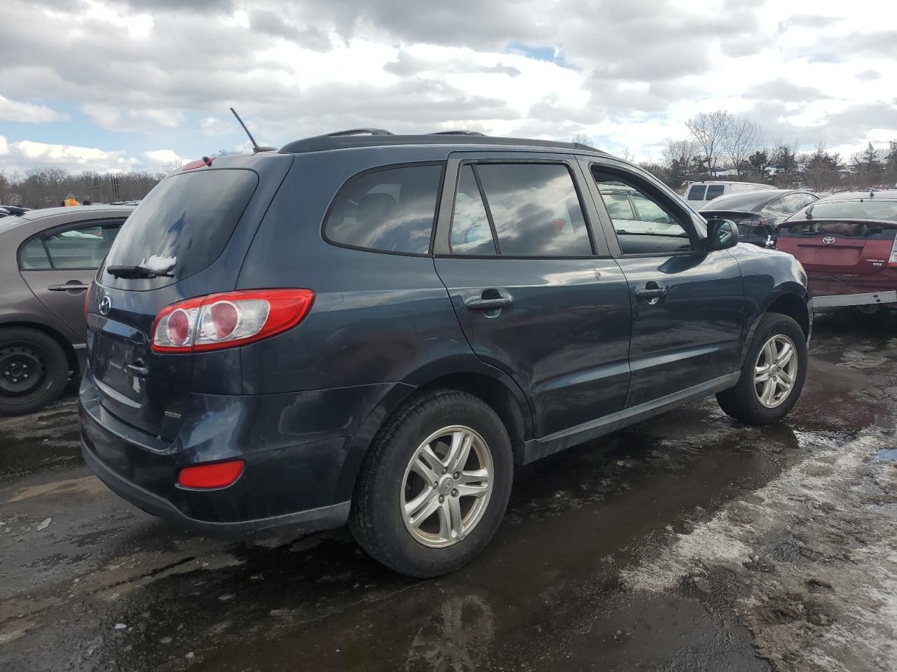 2012 Hyundai Santa Fe - Image 3