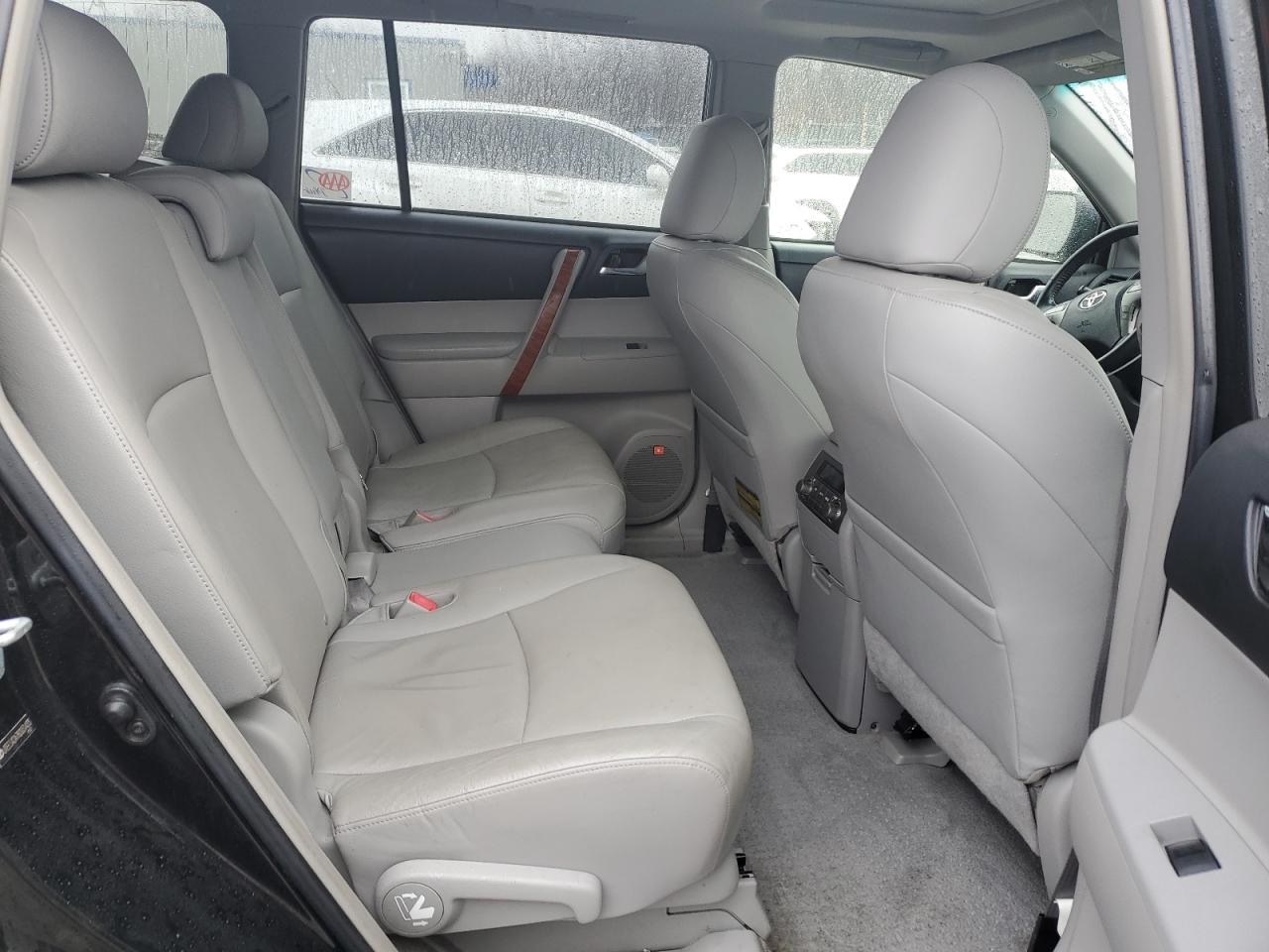 2008 Toyota Highlander - Image 11