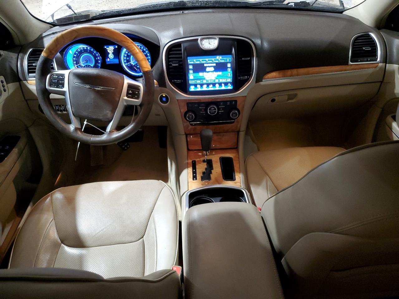 2013 Chrysler 300 - Image 8