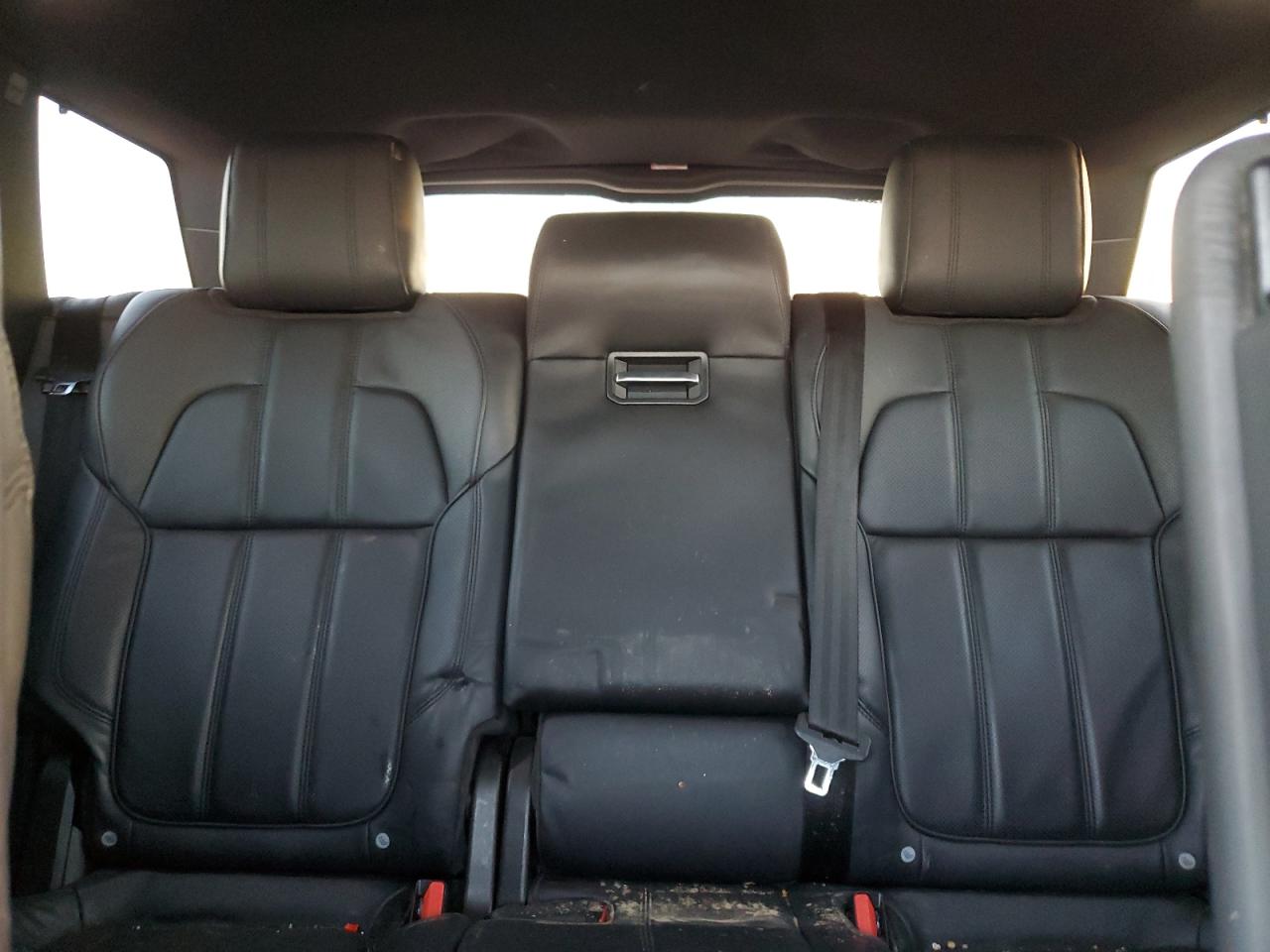 2015 Land Rover Range Rover - Image 10