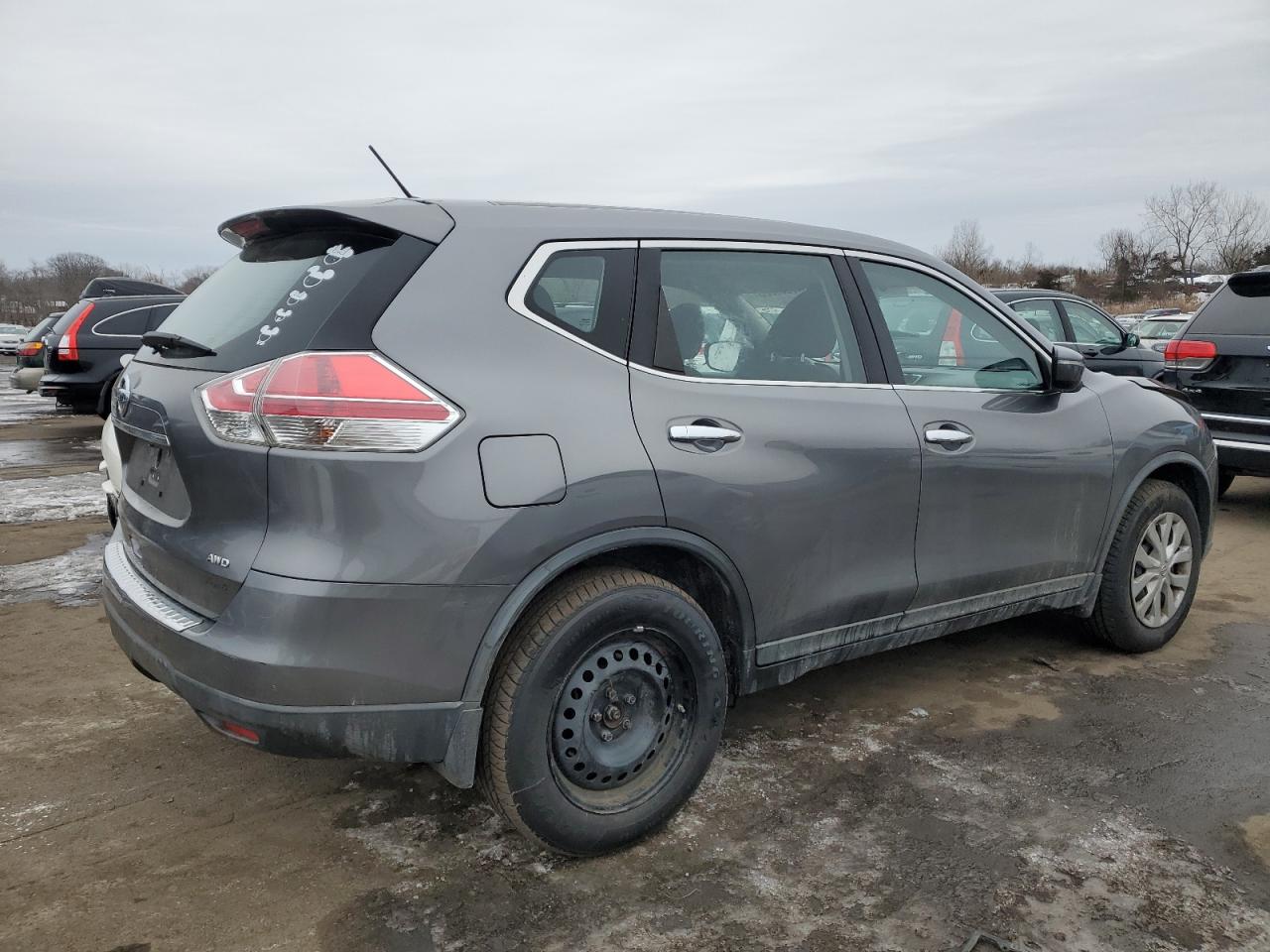 2015 Nissan Rogue - Image 3