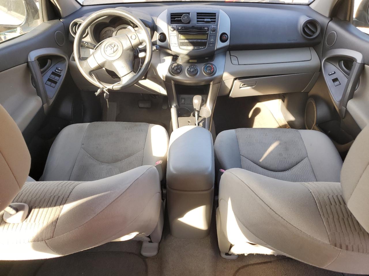 2010 Toyota RAV 4 - Image 8