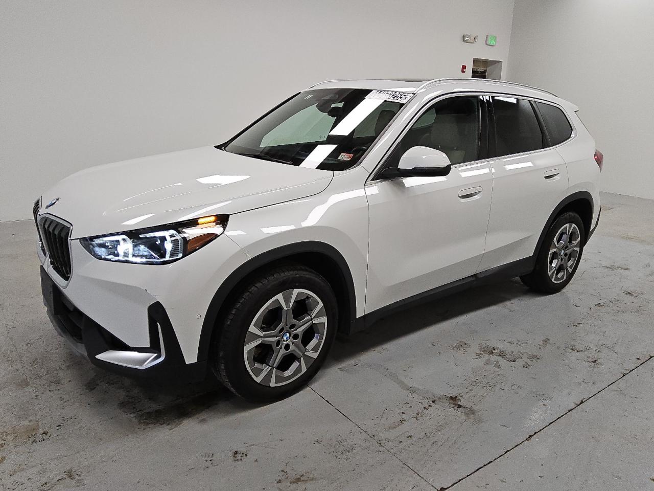 2023 BMW X1 - Image 1