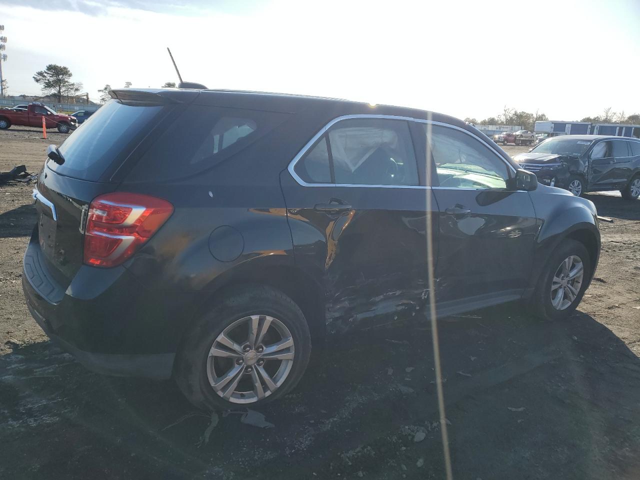 2017 Chevrolet Equinox - Image 3