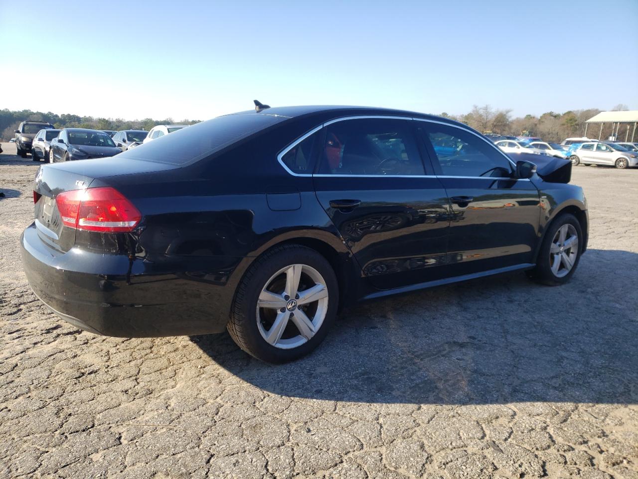 2015 Volkswagen Passat - Image 3