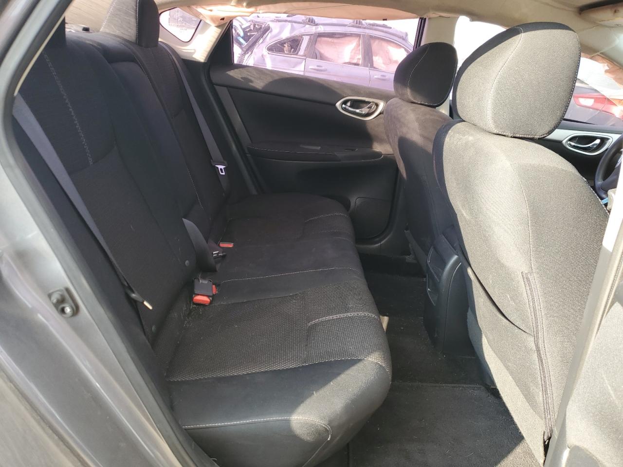 2015 Nissan Sentra - Image 10